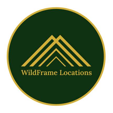 Logotipo de WildFrame Locations sobre un paisaje montañoso de Aragón, especializado en localizaciones para rodajes en la naturaleza."